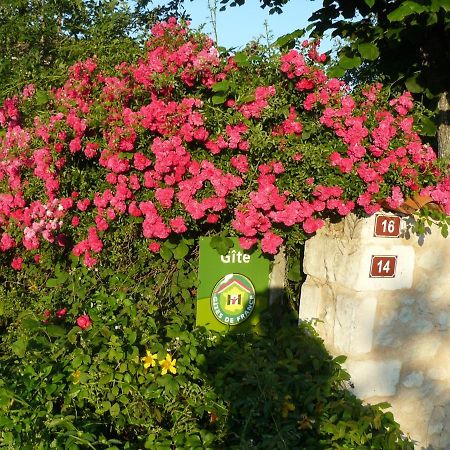 Gite Rural Charentais Les Essards  Exterior photo
